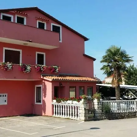 In Vrvari With Air Conditioning, Wifi 664-6 Poreč